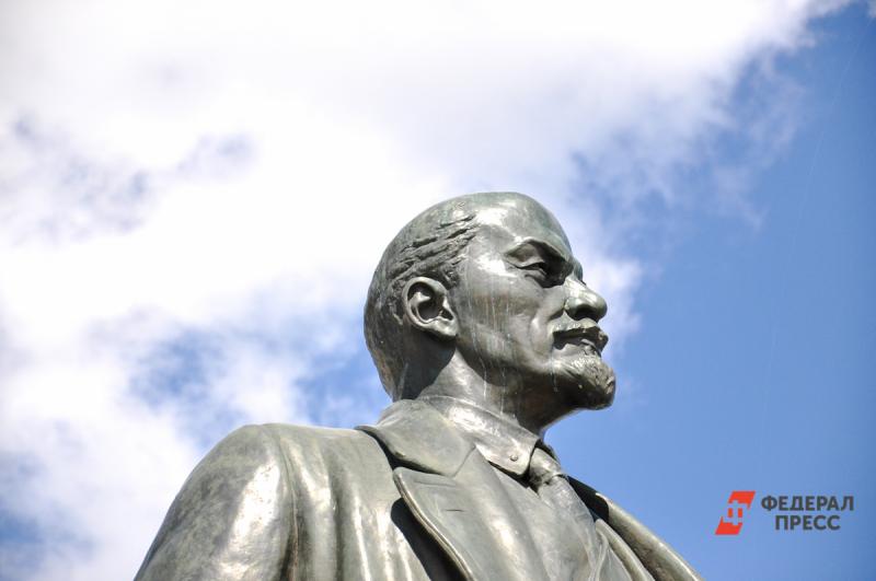 В Новосибирске установили новый памятник Ленину