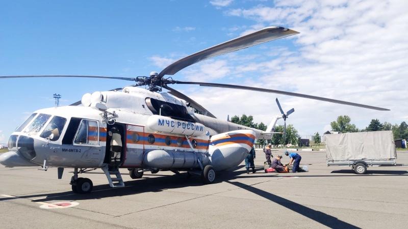В Туве спасатели вылетели на вертолете на поиски пропавших пассажиров катамарана