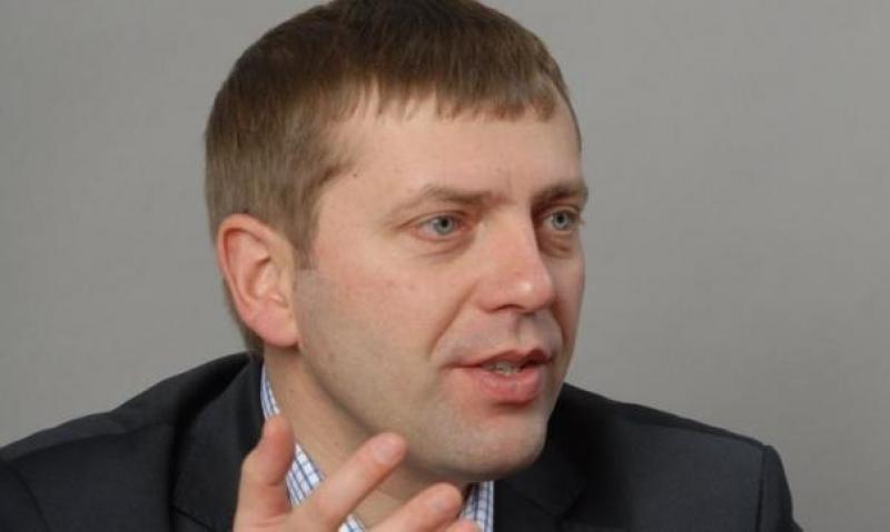 Евгений Юмашев неоднократно критиковал нынешние действия областного правительства