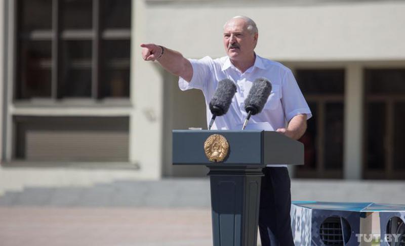 Лукашенко заявил, что беспорядками руководят люди из-за границы