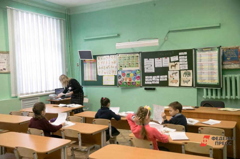 В школах Оренбургской области принимают дополнительные меры безопасности