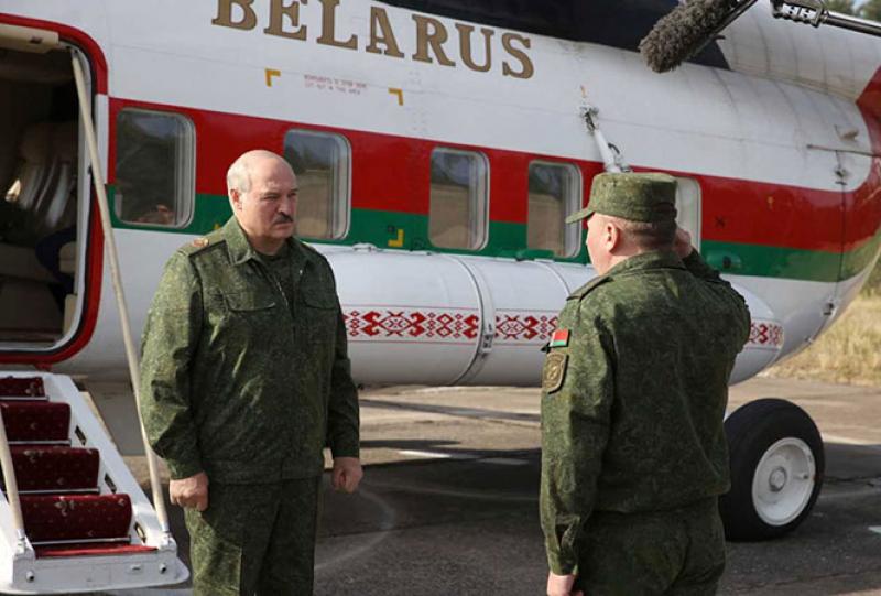 Александр Лукашенко и генерал