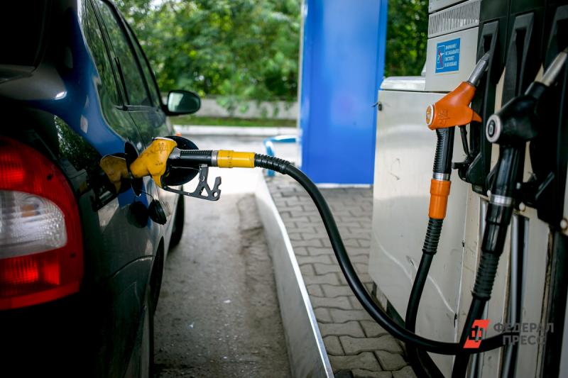 Бензин самый дешевый, но не самый доступный в стране