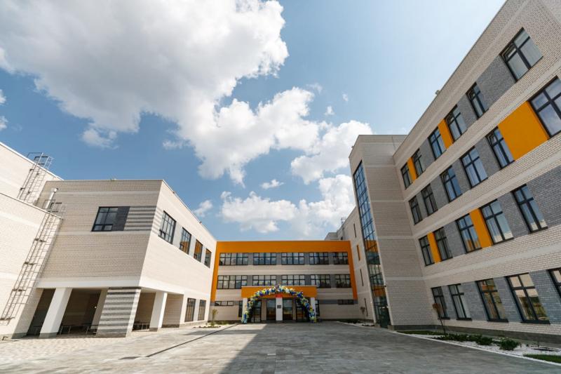 В екатеринбургском микрорайоне Солнечный открыли новую школу