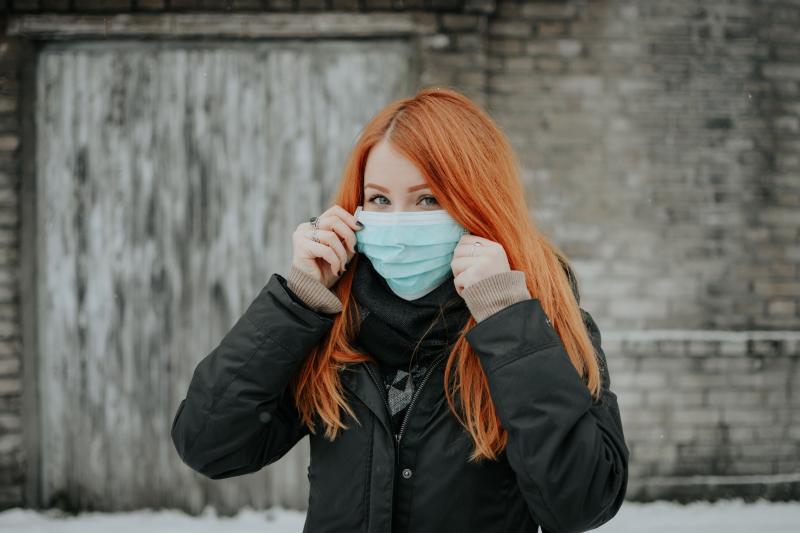 Защитная медицинская маска снижает риск заражения респираторными инфекциями в 1,8 раза