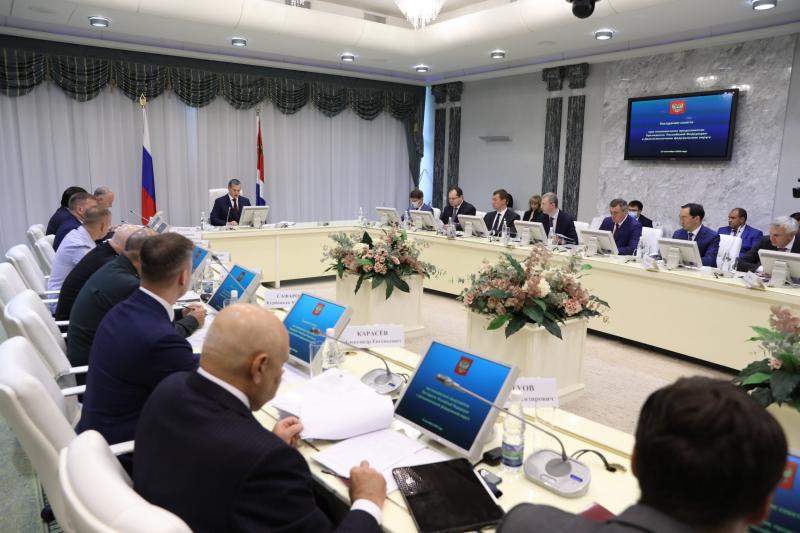 Во Владивостоке прошло совещание Трутнева с главами ДФО