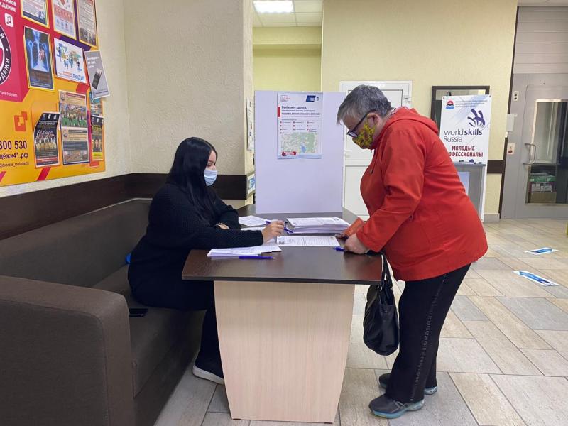 ДФО первым в России завершает основной день выборов