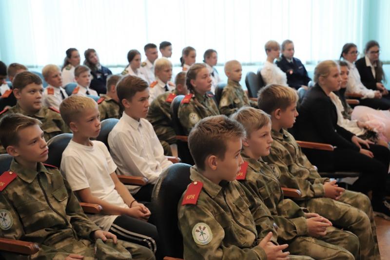 В новосибирской школе полиция будет учить детей патриотизму