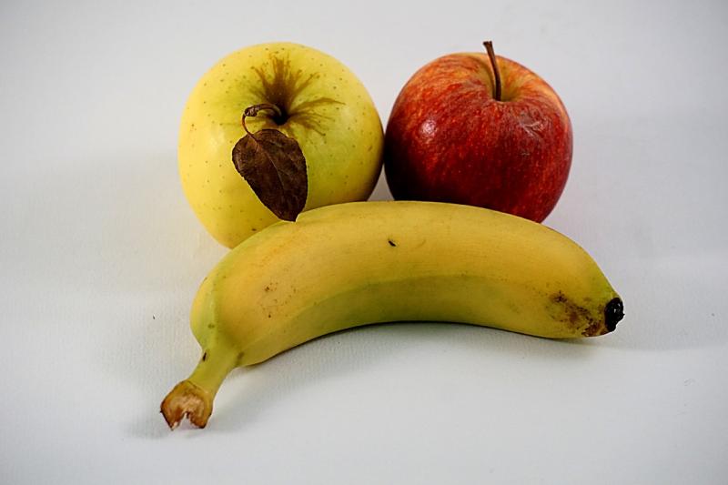 Названы регионы с самыми высокими и низкими ценами на яблоки и бананы