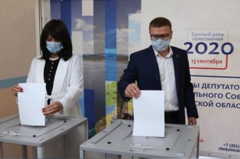 Ирина Текслер и Алексей Текслер отдали свои голоса на выборах депутатов ЗСО