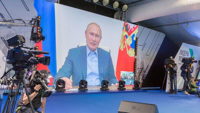 Владимир Путин встретился с победителями «Лидеров России»