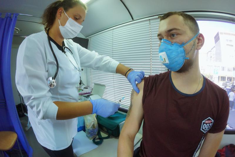 Свердловские врачи рассказали о рисках заражения гриппом без вакцинации