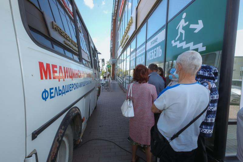 На Среднем Урале работу начали 40 мобильных ФАПов для вакцинации