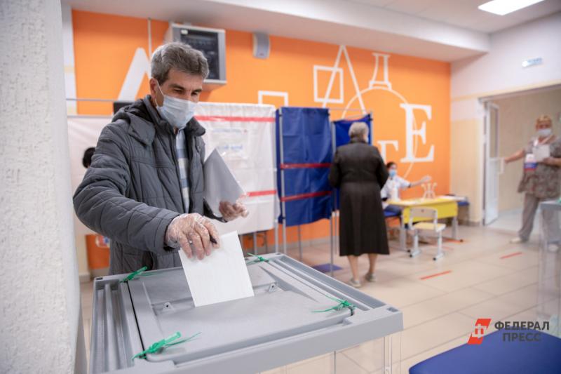 На Среднем Урале началось досрочное голосование по 12 избирательным кампаниям