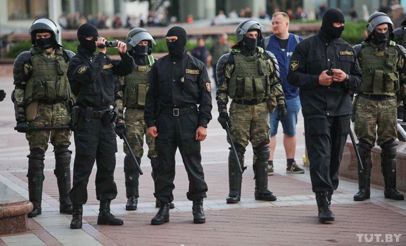В центре Минска начались задержания