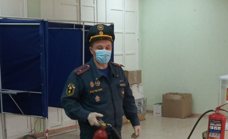 Сотрудники МЧС уже проинспектировали избирательные участки