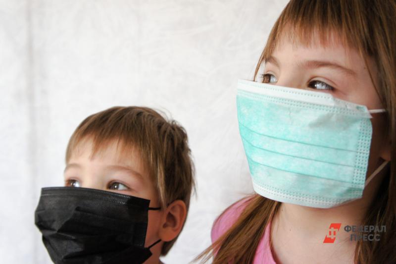 Родители не готовы смириться с тем, что дети в школе должны находиться в масках