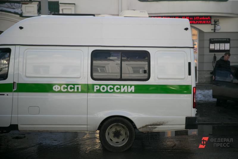 В Екатеринбурге судебные приставы арестовали у должников БМВ и «Крайслер»