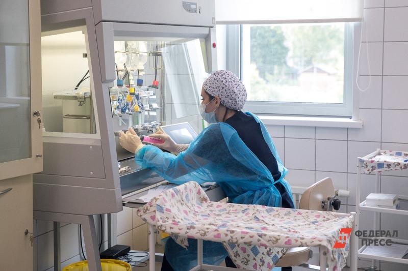 Заморенную голодом новорожденную из Карпинска перевезли в больницу Краснотурьинска