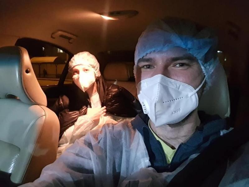 Иркутские волонтеры на личных автомобилях развозят врачей по вызовам