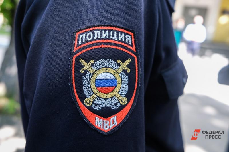 В Москве мужчина напал на полицейских