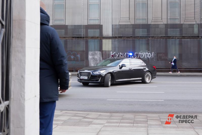В России хотят отменить штрафы для машин с мигалками