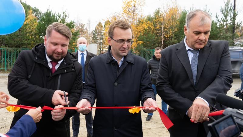 В поселке Селиярово открыли новую игровую площадку