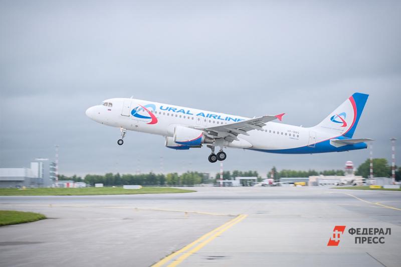 Самолет «Уральских авиалиний» потерял трап в аэропорту Красноярска