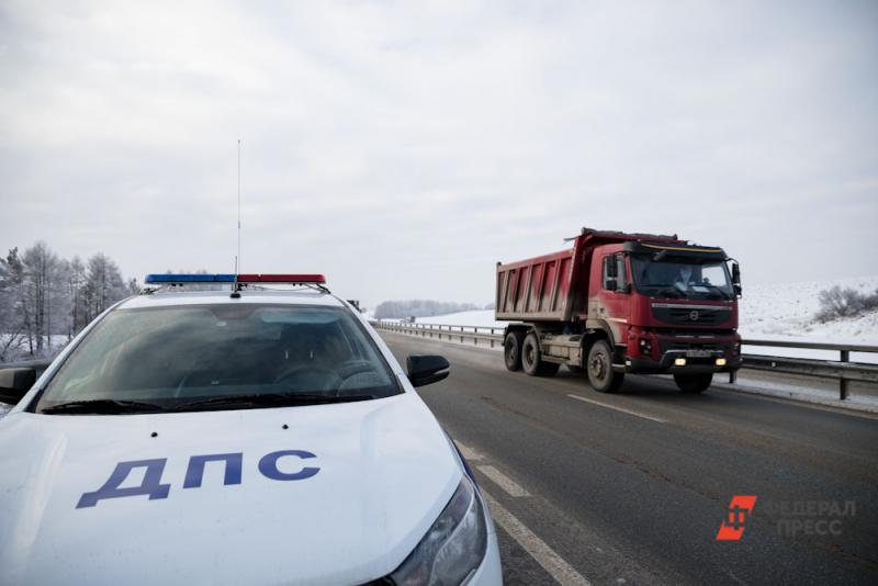 В ГИБДД предупреждают о гололеде на дорогах Свердловской области