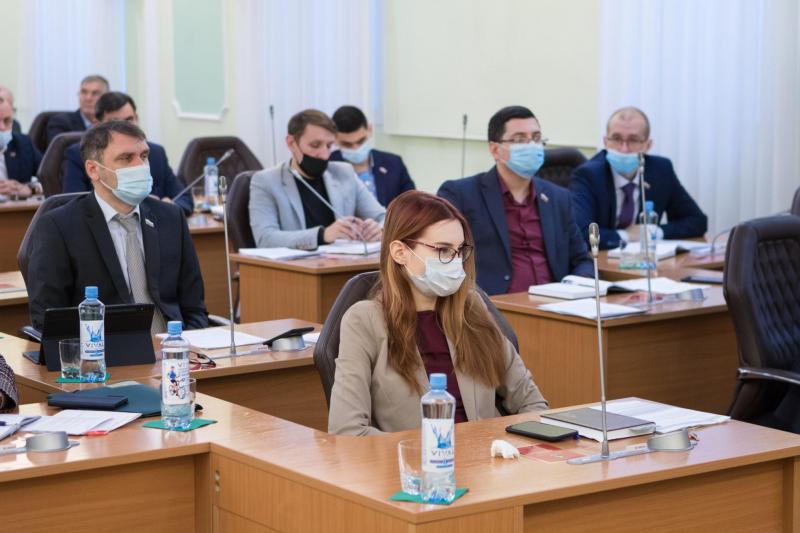 Депутатов гордумы Томска подозревают в нарушении масочного режима