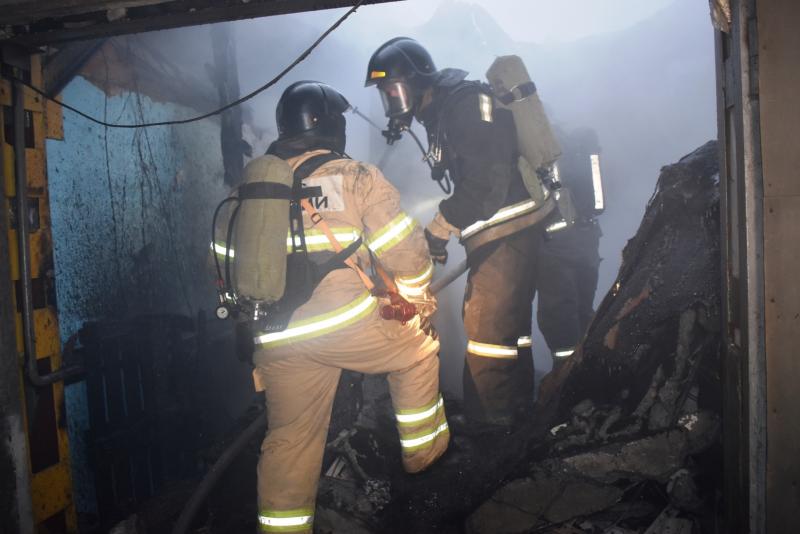 Под завалами спасатели обнаружили тело еще одного человека