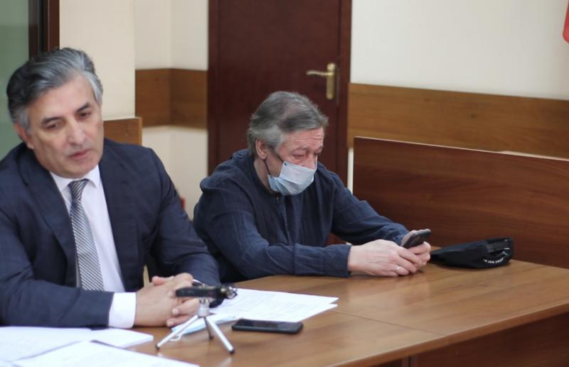 Потерпевших по делу Ефремова проверят на дачу ложных показаний