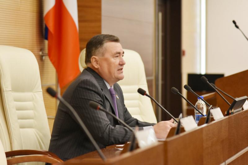 Сухих прокомментировал ключевые вопросы ноябрьского пленарного заседания