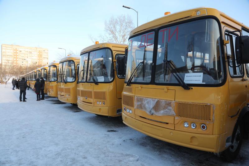 Всего в регионе сегодня выходит на линии 716 школьных автобусов в 49 муниципалитетах
