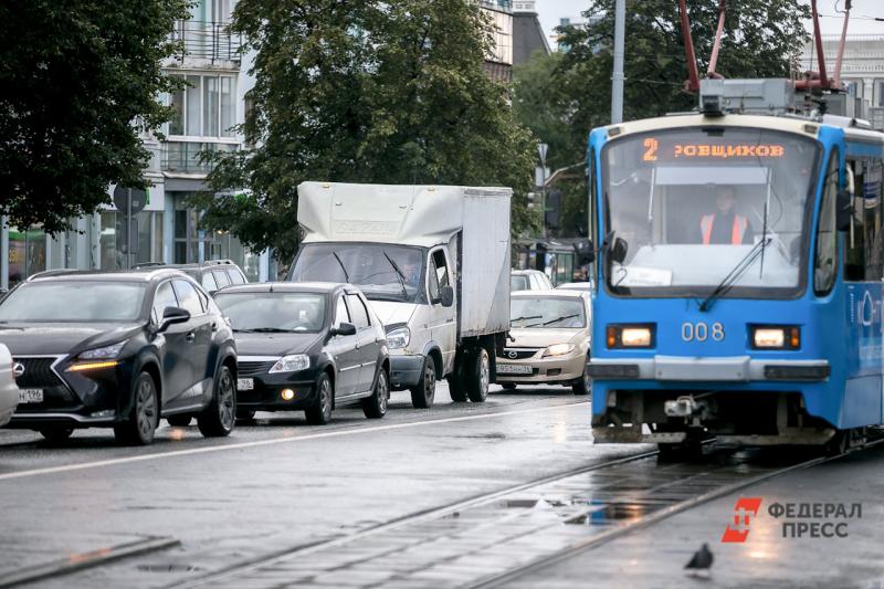 С екатеринбургских водителей взыщут убытки за простой трамваев из-за ДТП