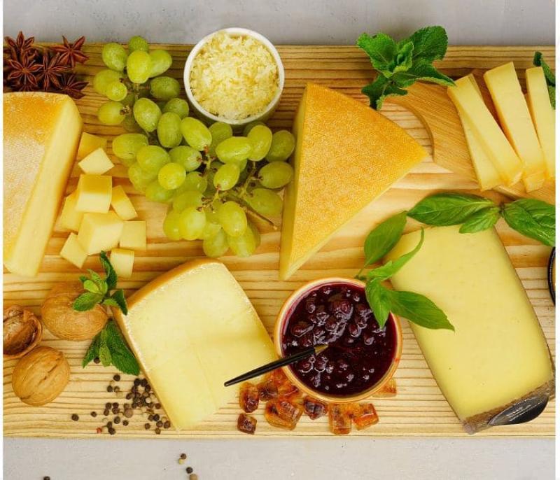 На сегодняшний день в Московской области выпускается более двухсот видов сыров