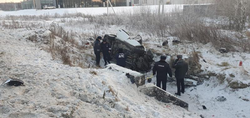 В Екатеринбурге женщина и ребенок погибли в автокатастрофе