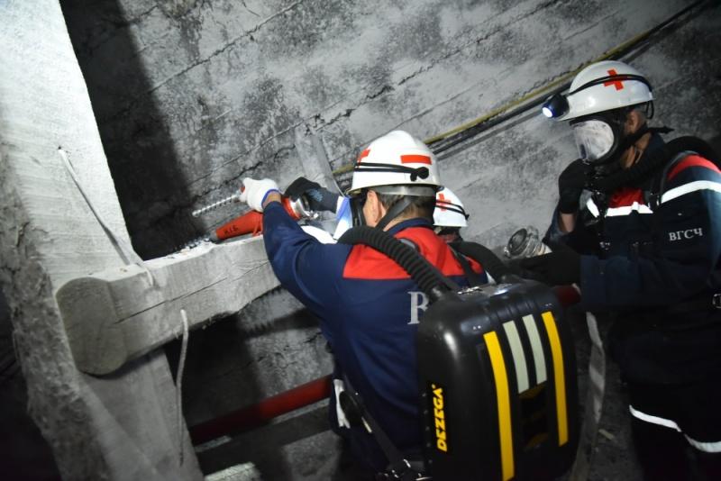 На Камчатке спасатели ищут двух горняков, оказавшихся под завалами после обрушения шахты
