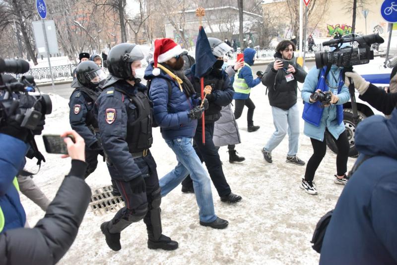 В Екатеринбурге на шествии оппозиции задержали еще одного человека