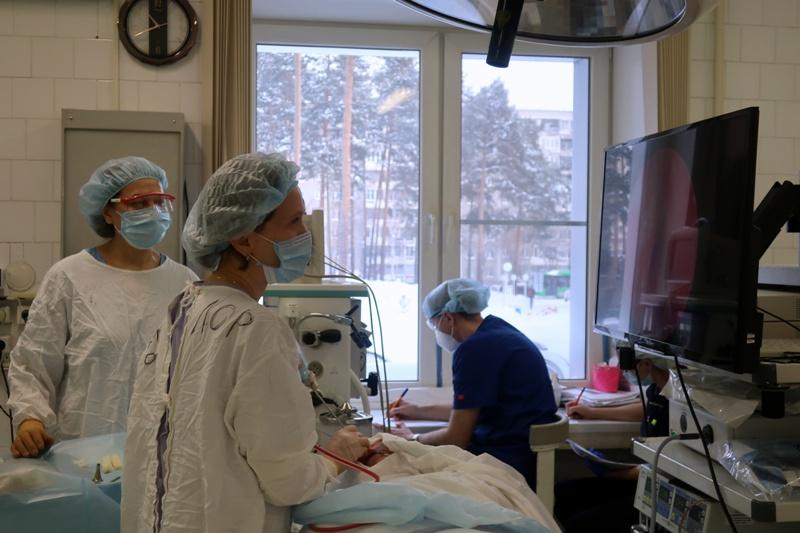 Свердловские врачи удалили из носа пациентки редкую опухоль