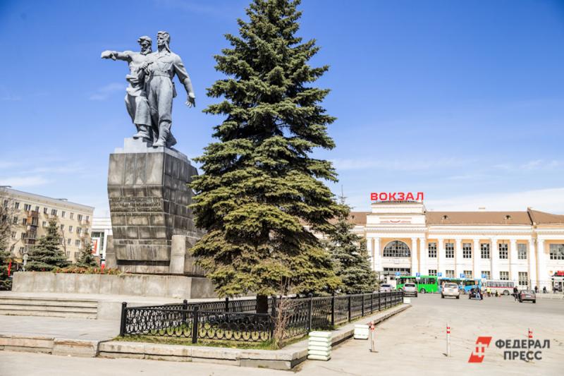 Как в столице Урала строились ж/д вокзал и улица Челюскинцев