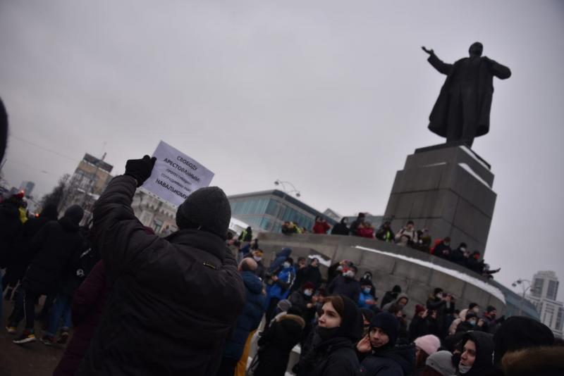 Как прошел протест в Екатеринбурге: людей вдвое меньше