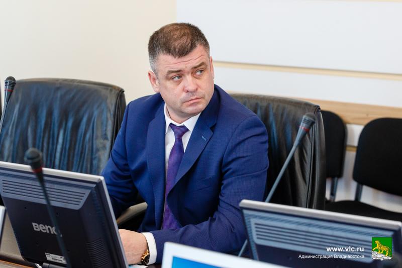 В мэрии Владивостока начал работать новый глава управления дорог