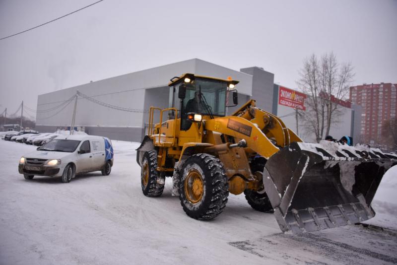 В Екатеринбурге продолжат эвакуацию автомобилей из-за снега