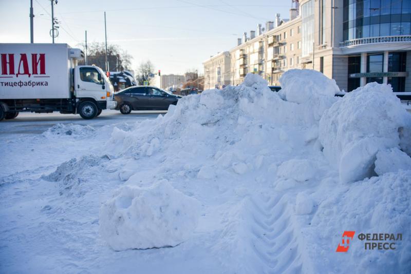Россиянам объяснили, как долго будет лежать снег