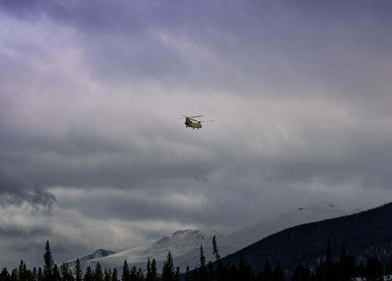 Два человека погибли в результате падения вертолета в Альпах