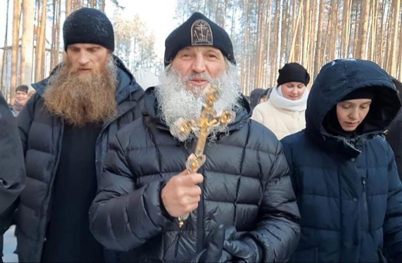 Келейник Сергия Романова (на фото слева) подозревается в убийстве 22-летней давности