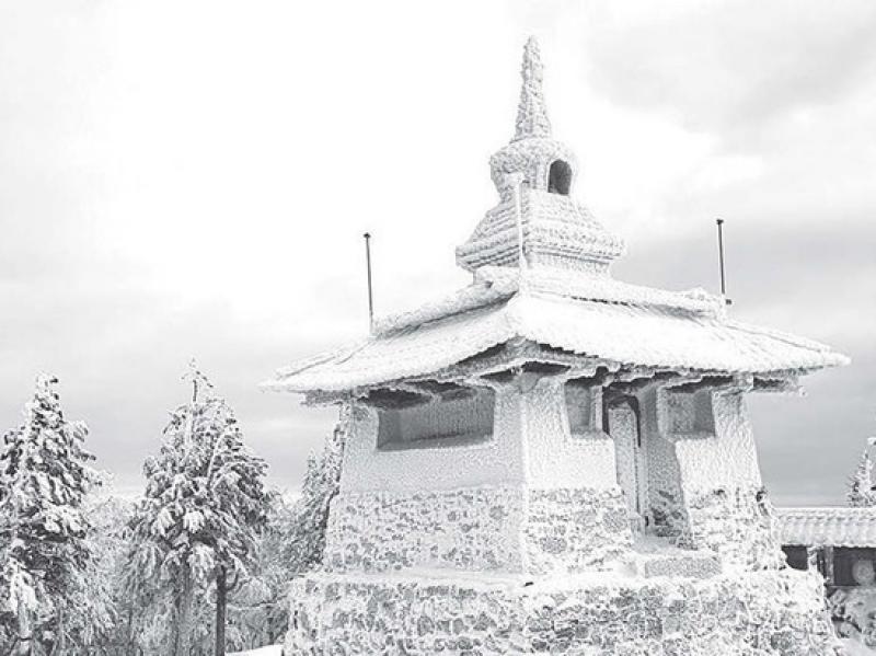 Свердловские буддисты покидают монастырь на горе Качканар