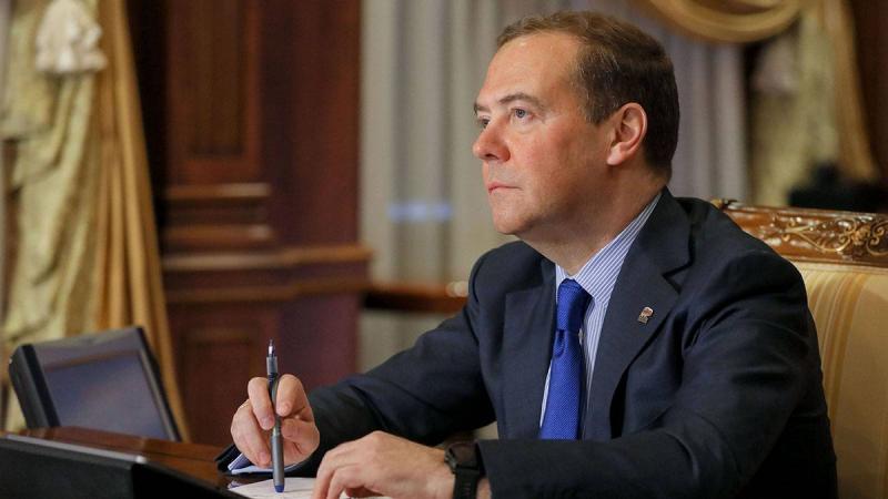 Медведев осудил действия Киева в отношении украинского политика