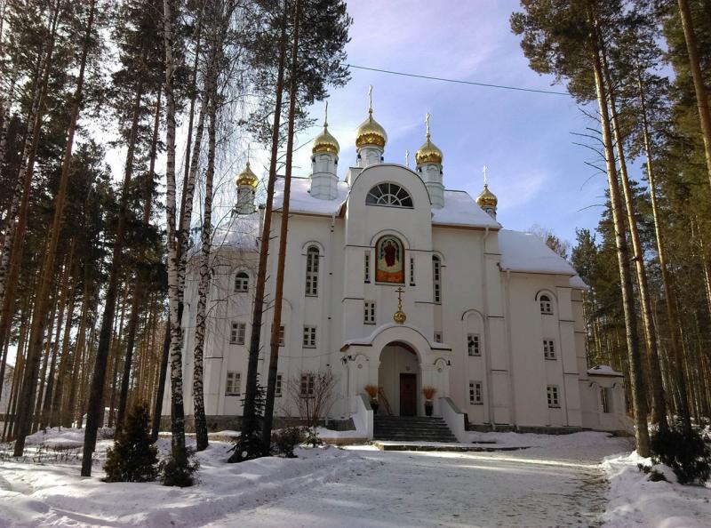 Епархия не станет выселять сторонников Сергия Романова из Среднеуральского монастыря